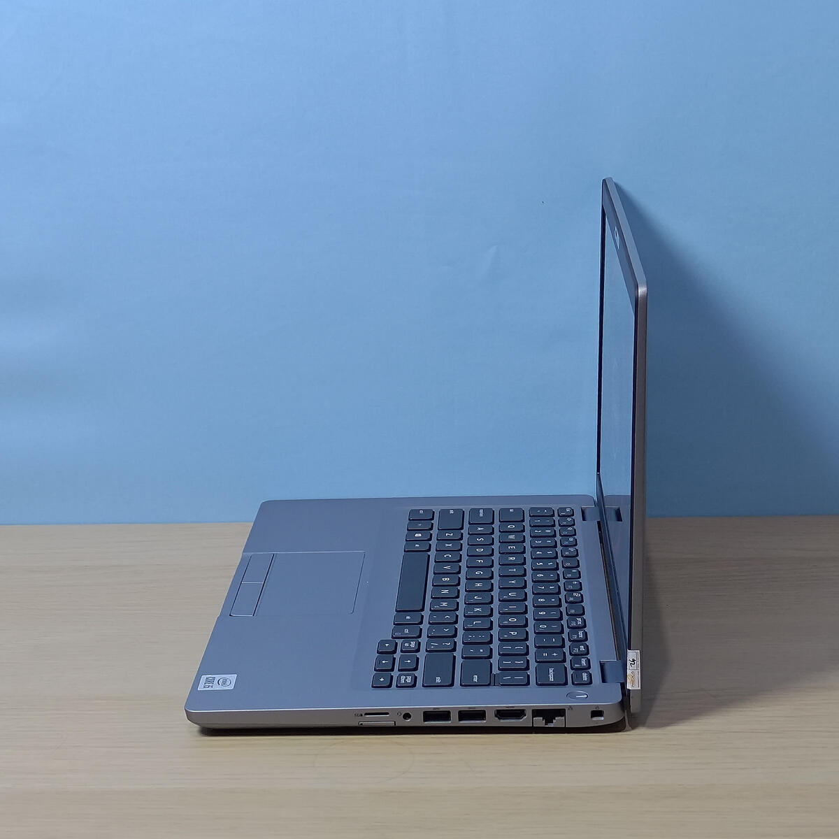 Dell Latitude 5410 Samping Kanan Dell Latitude 5410 Samping Kanan Butik Laptop