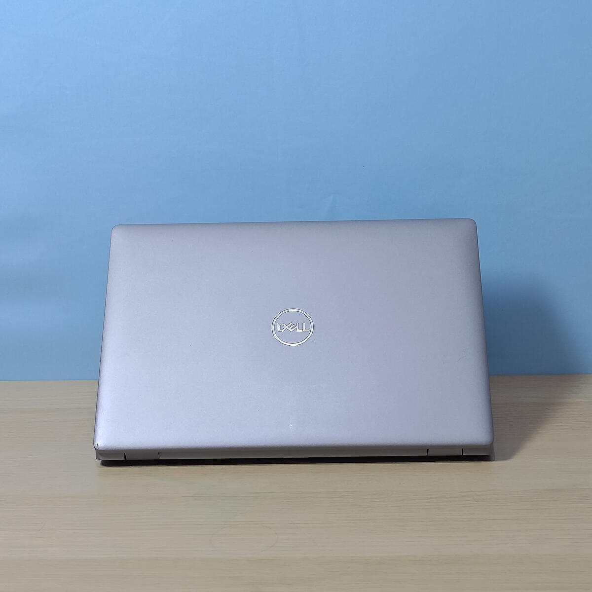 Dell Latitude 5410 Belakang Tengah Dell Latitude 5410 Belakang Tengah Butik Laptop