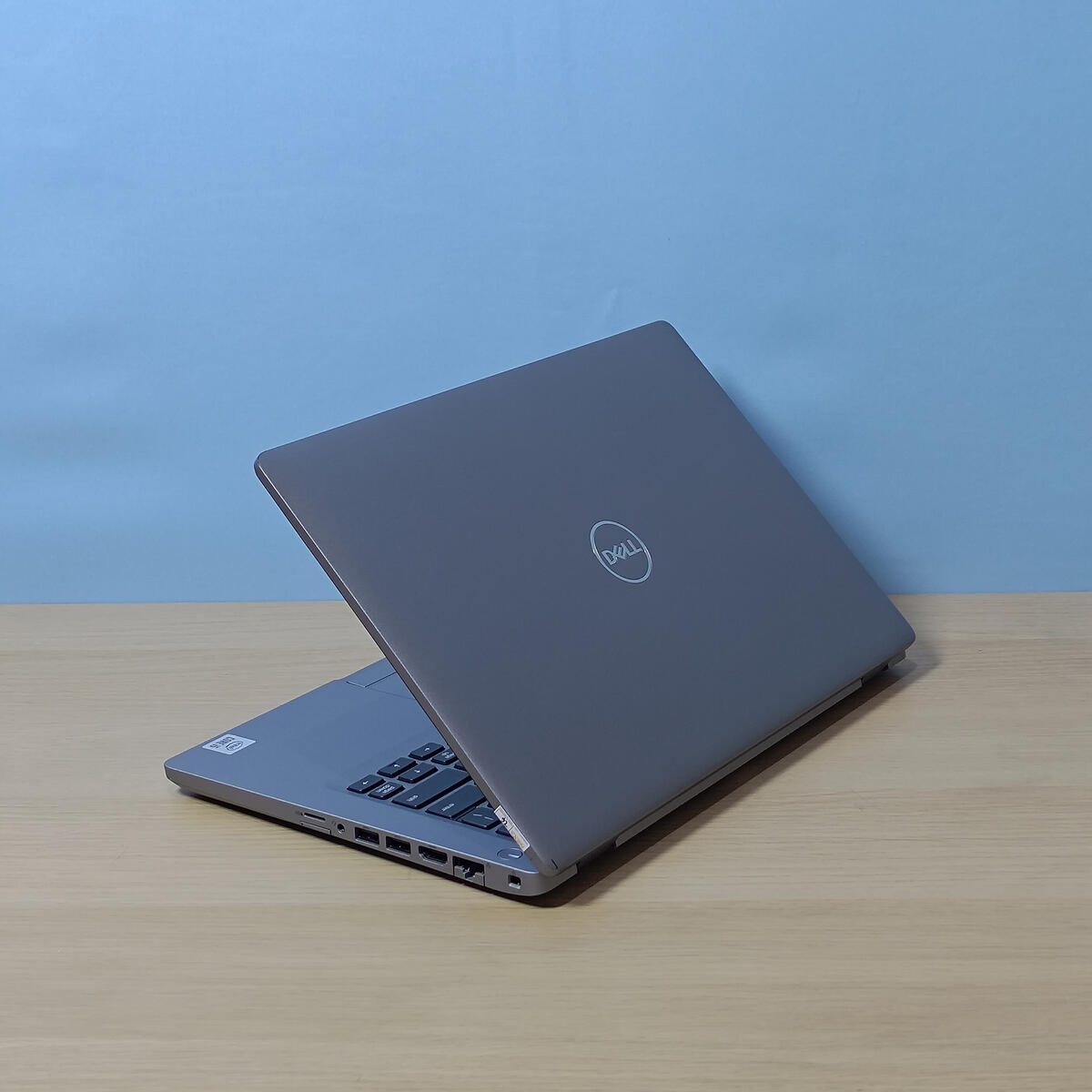 Dell Latitude 5410 Belakang Kiri Butik Laptop